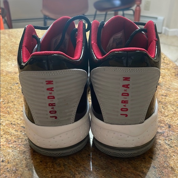 Nike Men's Jordan Max Aura Shoes Sneakers Size 9.5 - Picture 3 of 5